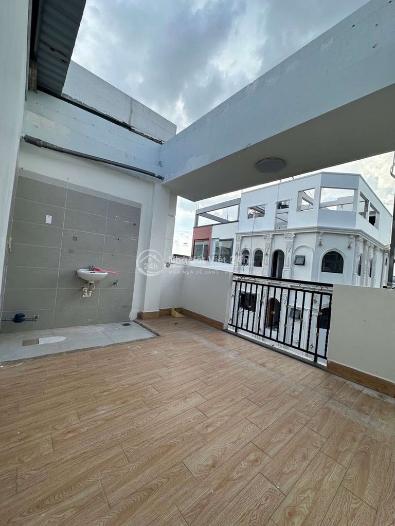 CHDV  15 PHÒNG - DOANH THU 600Tr/năm - GẦN DH VĂN LANG - 66M2 
CÓ PCCC