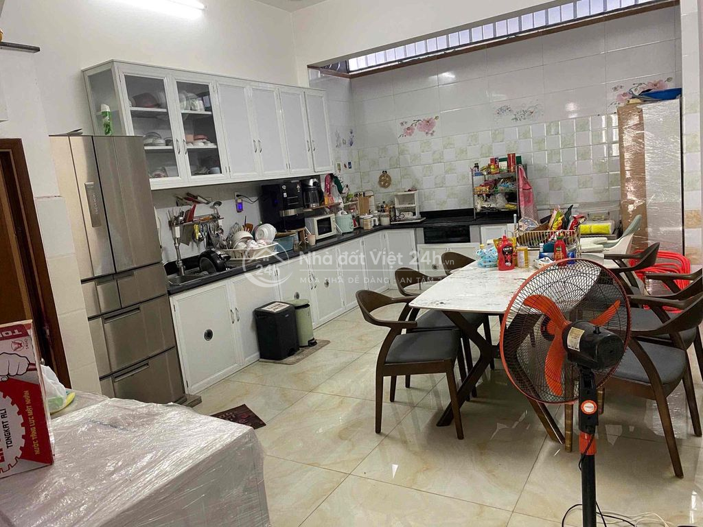 CHO THUÊ NHÀ 3 LẦU CÓ SẴN MÁY LẠNH, MÁY GIẶT BẾP