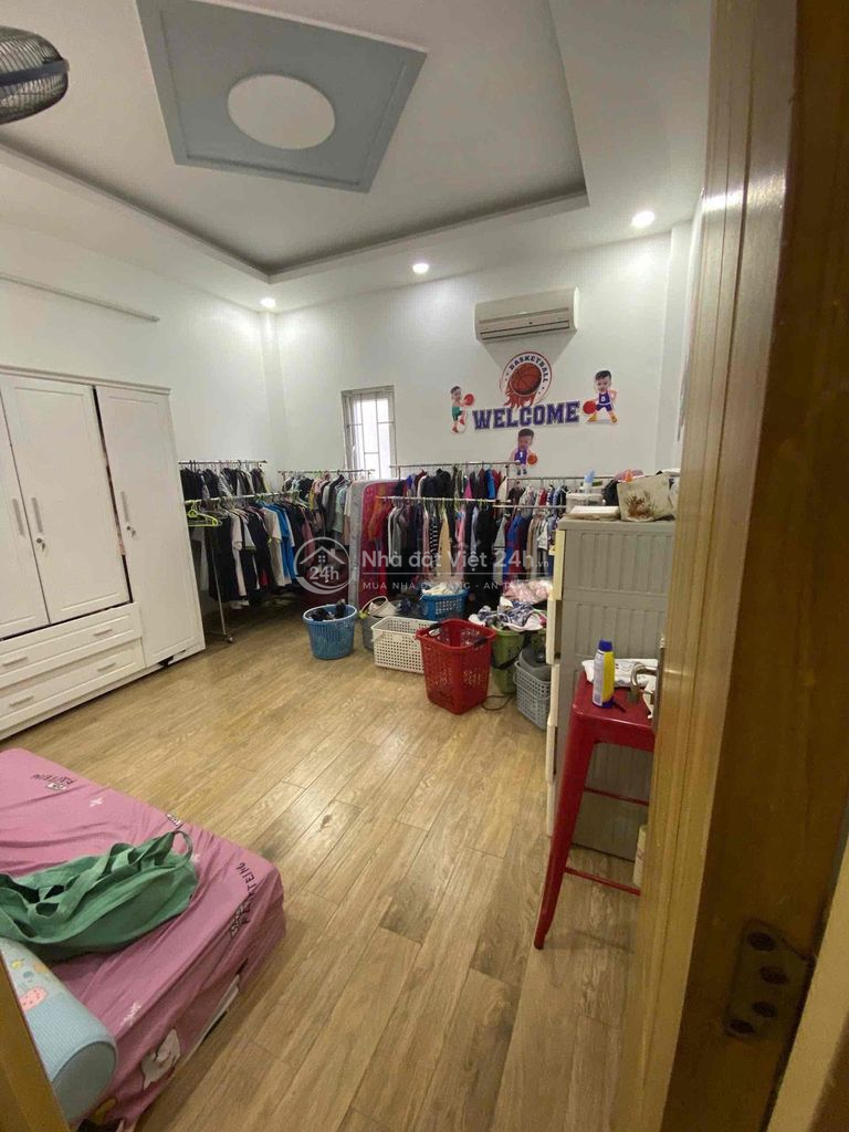 CHO THUÊ NHÀ 3 LẦU CÓ SẴN MÁY LẠNH, MÁY GIẶT BẾP