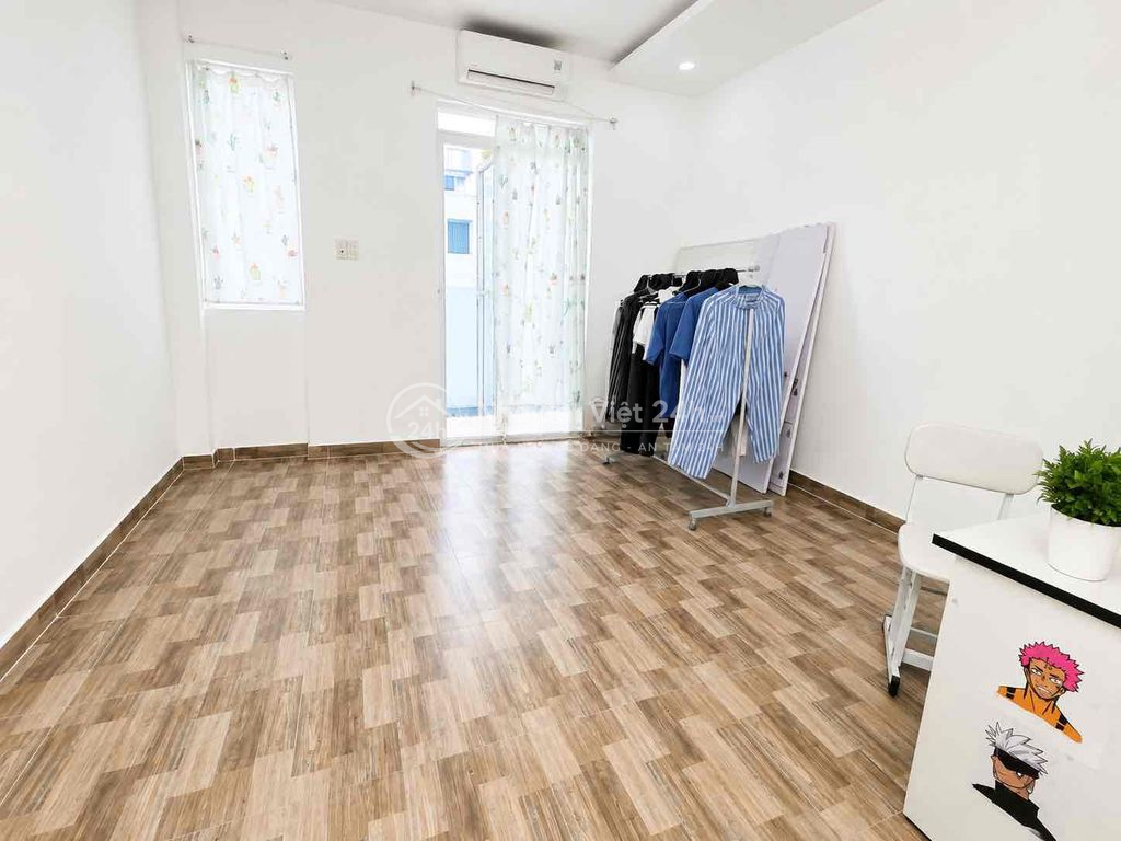 Căn góc 2 mặt đường hẻm xe hơi thông thoáng, đg Lê Văn Lương