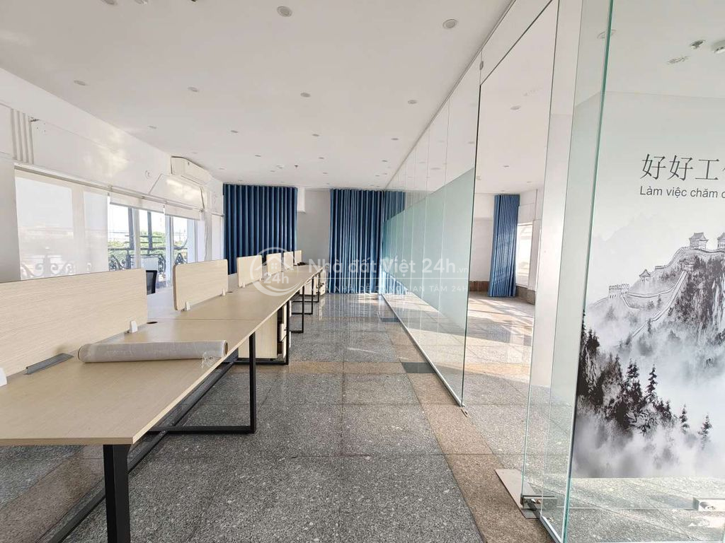 Cho thuê tòa nhà khách sạn dt 1800m2 có 33 pn