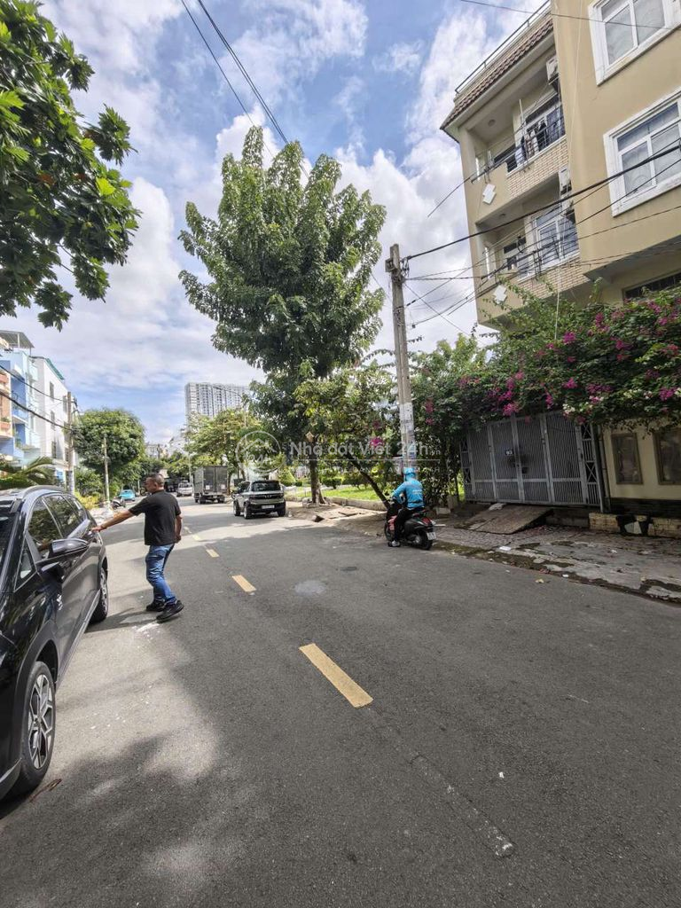 Cho thuê nhà đẹp MTNB quận 6 đt 4*20m
