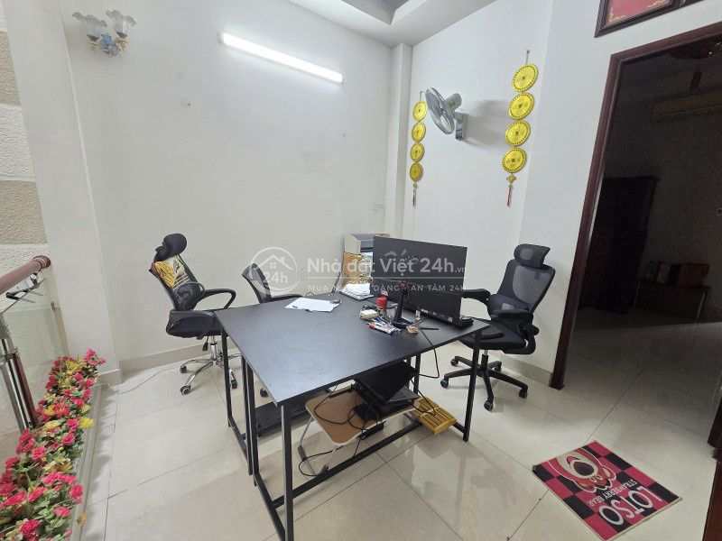🔥 MẶT TIỀN ĐẶNG DUNG – KINH DOANH SẦM UẤT – Ô TÔ NGỦ TRONG NHÀ 🔥