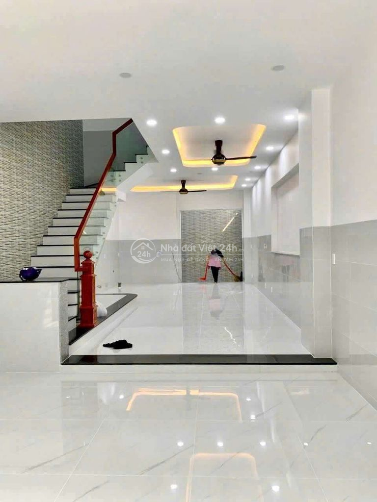 Cho thuê nhà mới tinh giáp tên lửa dt 5*20m