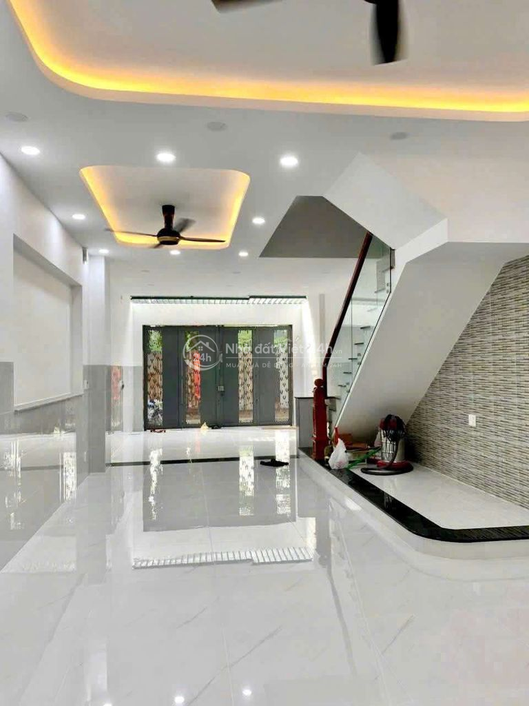 Cho thuê nhà mới tinh giáp tên lửa dt 5*20m