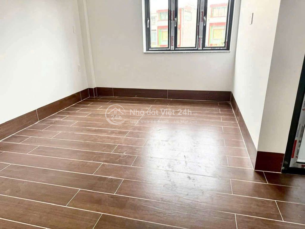 Cho thuê nhà mới tinh giáp tên lửa dt 5*20m