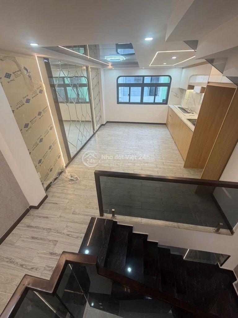 Ô TÔ-Nhà không chung móng không chung tường tại Liên khu 5-6,
