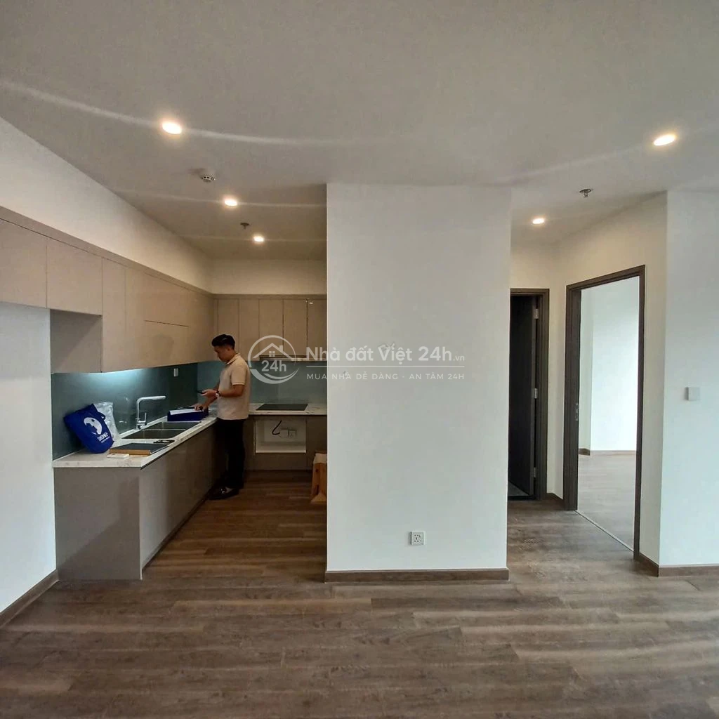 Căn mới chưa qua sử dụng, 2PN 2WC Vinhomes, 73m², ban công thoáng