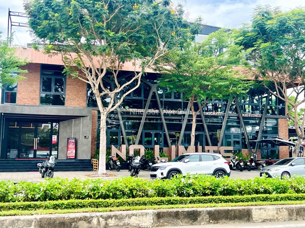 Cho thuê lâu dài Lô 2 mặt tiền đường Nam Kỳ Khởi Nghĩa - Vị trí đẹp th