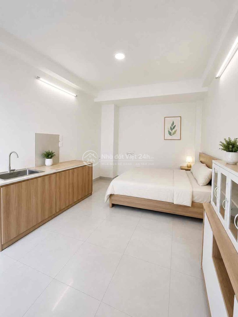 Nhà 5 tầng sân thượng ,Hẻm xe hơi,thông ,Bên hông Đại Ngoại Thương.