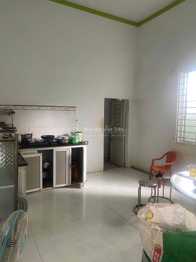 Cần bán nhà ở kèm đất full thổ cư và nội thất