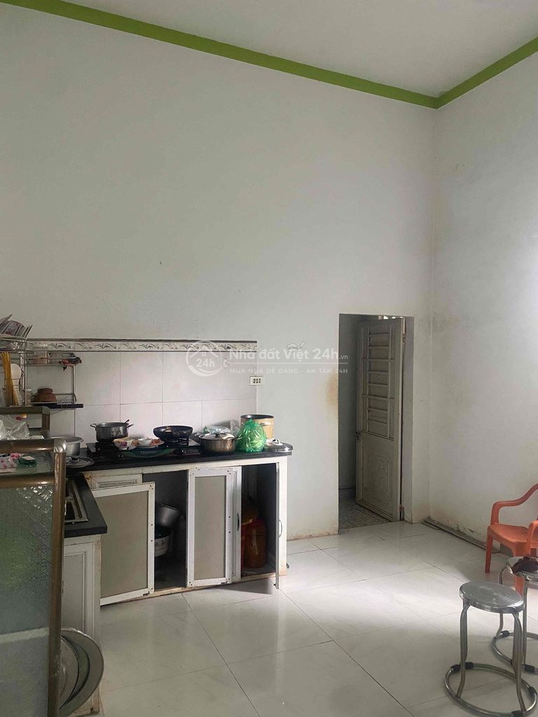 Cần bán nhà ở kèm đất full thổ cư và nội thất