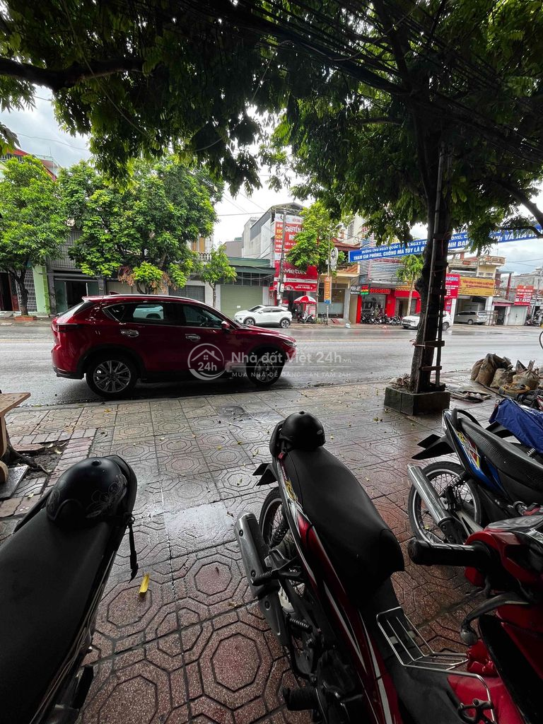nhà mặt đường long hưng 