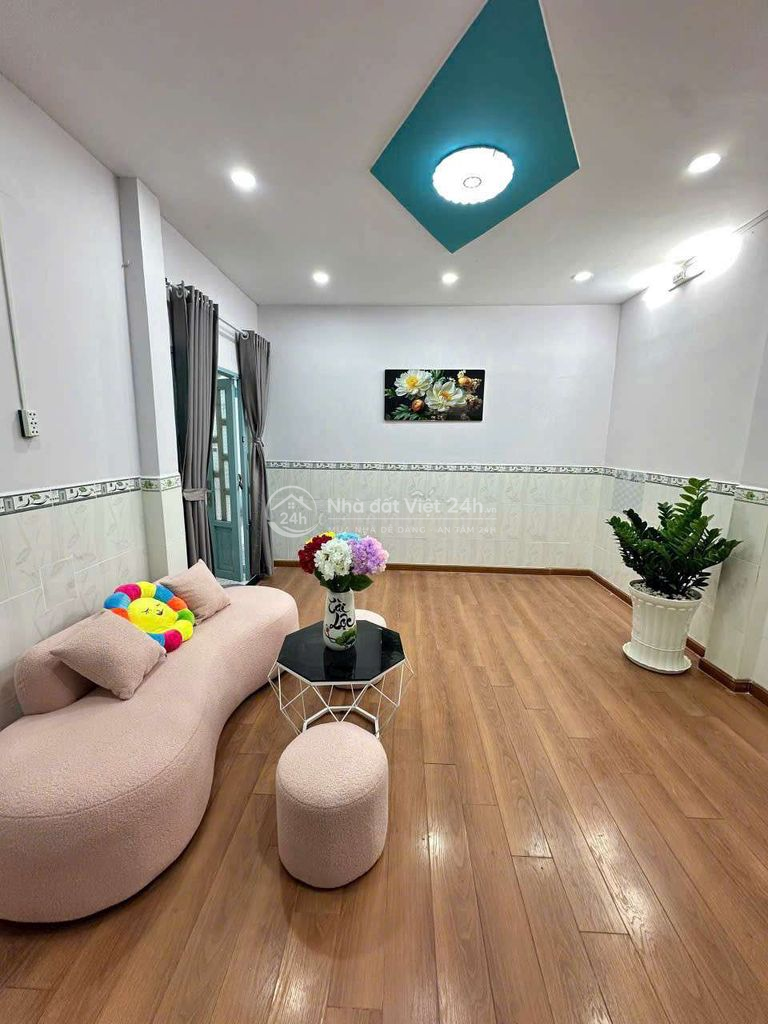 Nhà sát mặt tiền Thạnh Xuân 21 dt 4x7m 1 lầu 2pn