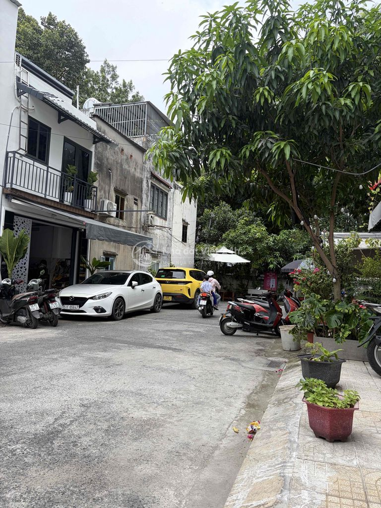 NHÀ MỚI VIP GẦN AEON TÂN PHÚ