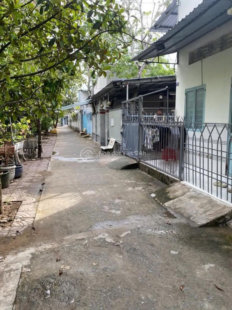 Cho thuê nhà 235 m2 Trần Vĩnh Kiết có sân rộng 10 triệu