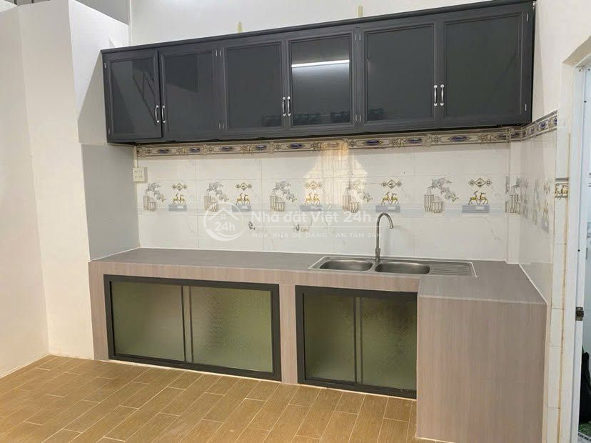 Cho thuê nhà 235 m2 Trần Vĩnh Kiết có sân rộng 10 triệu