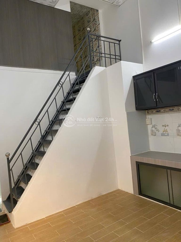 Cho thuê nhà 235 m2 Trần Vĩnh Kiết có sân rộng 10 triệu