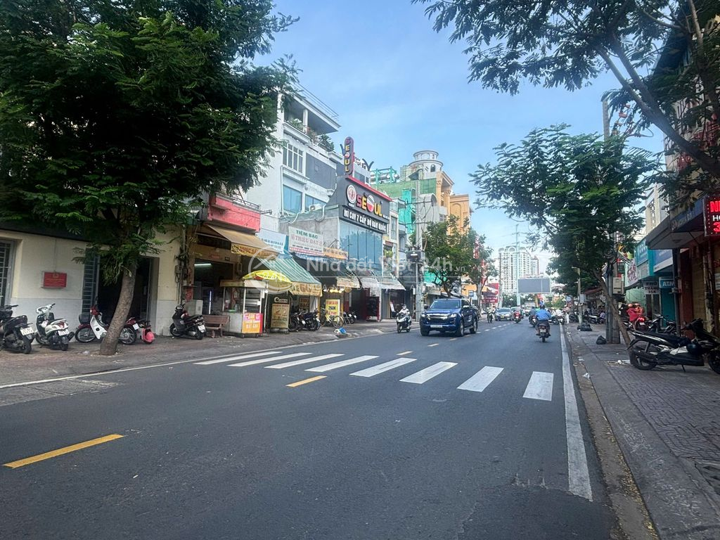 Bán nhà Mặt tiền đường  Âu Cơ gần vòng xoay Lê Đại Hành ,4x16m ,5 lầu