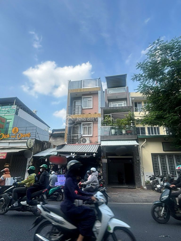 Bán nhà Mặt tiền đường Âu Cơ gần vòng xoay Lê Đại Hành ,4x16m ,5 lầu
