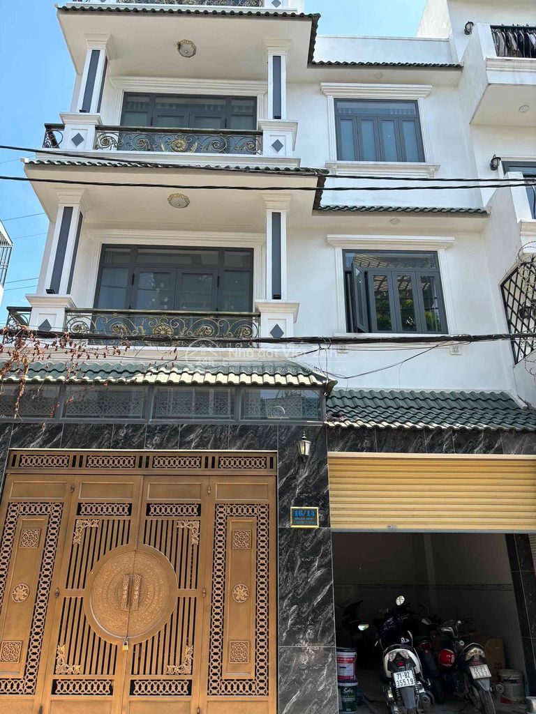 CHDV có ban công thoáng mát ở cạnh Chug cư 4s Linh Đông