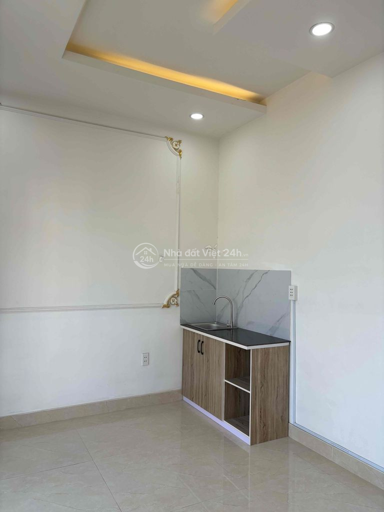 CHDV có ban công thoáng mát ở cạnh Chug cư 4s Linh Đông