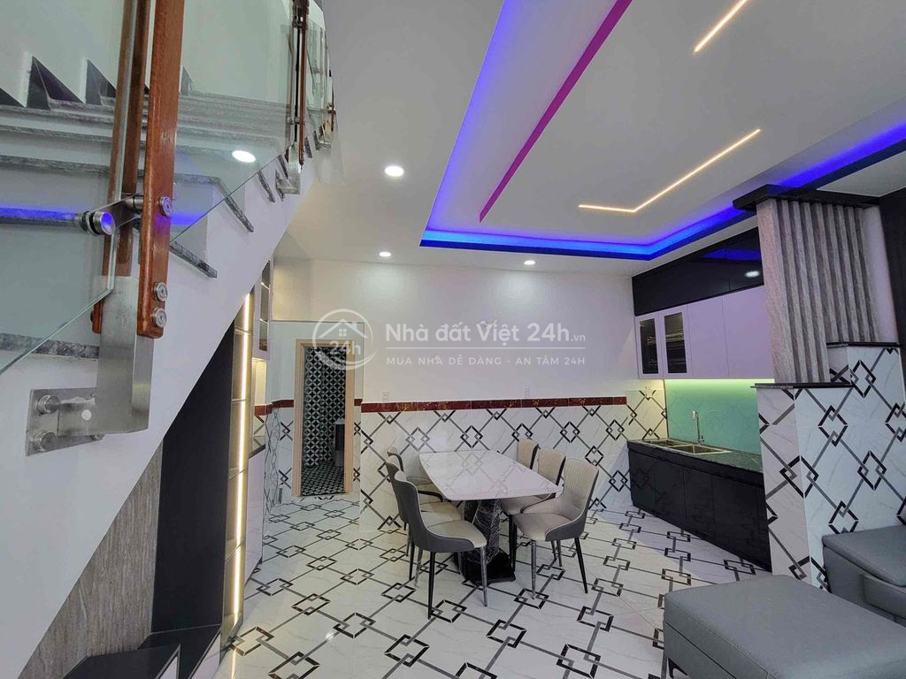 Nhà Cực Xinh Giảm Sâu 2ty499 còn 2ty250 SHR - Hoàn Công Sẵn