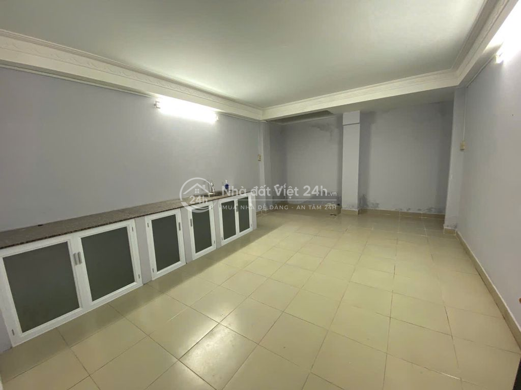 Bán và cho thuê nhà góc 2MT  320m2 ngay cổng Ga T3 – 4 tầng