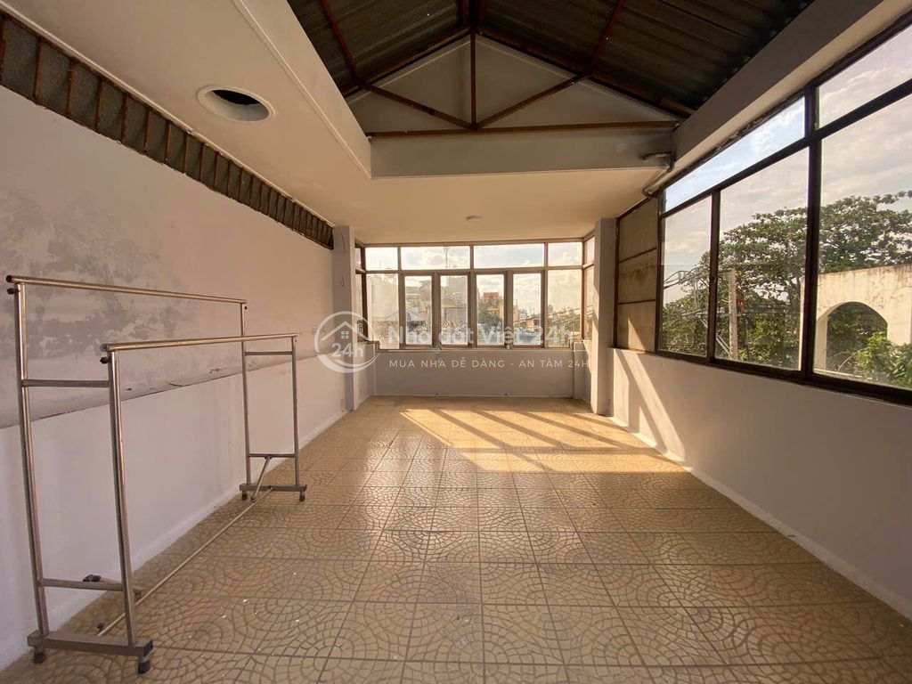 Bán và cho thuê nhà góc 2MT  320m2 ngay cổng Ga T3 – 4 tầng