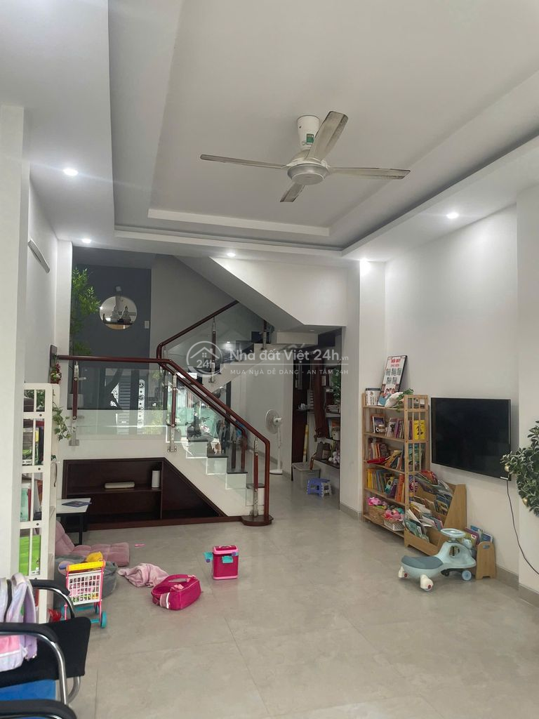 Bán nhà phố KDC đồng bộ ngã tư HTP - Nguyễn Thị Thập, Q7