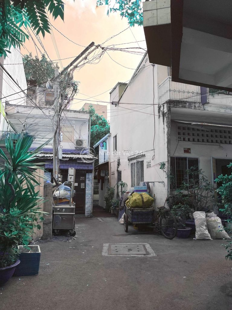 Lô góc 3MT hẻm chỉ 76Tr/m² 5x17 CN 84m² 492 Quang Trung P10 6,7 tỷ TL