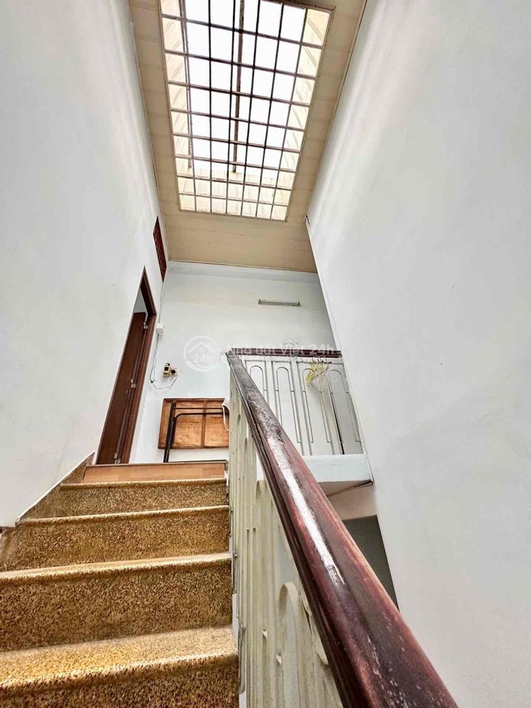 BÁN NHÀ KHU ẨM THỰC TÔ HIỆU - 4x18m - GẦN ĐẦM SEN - HẺM XE TẢI TRÁNH