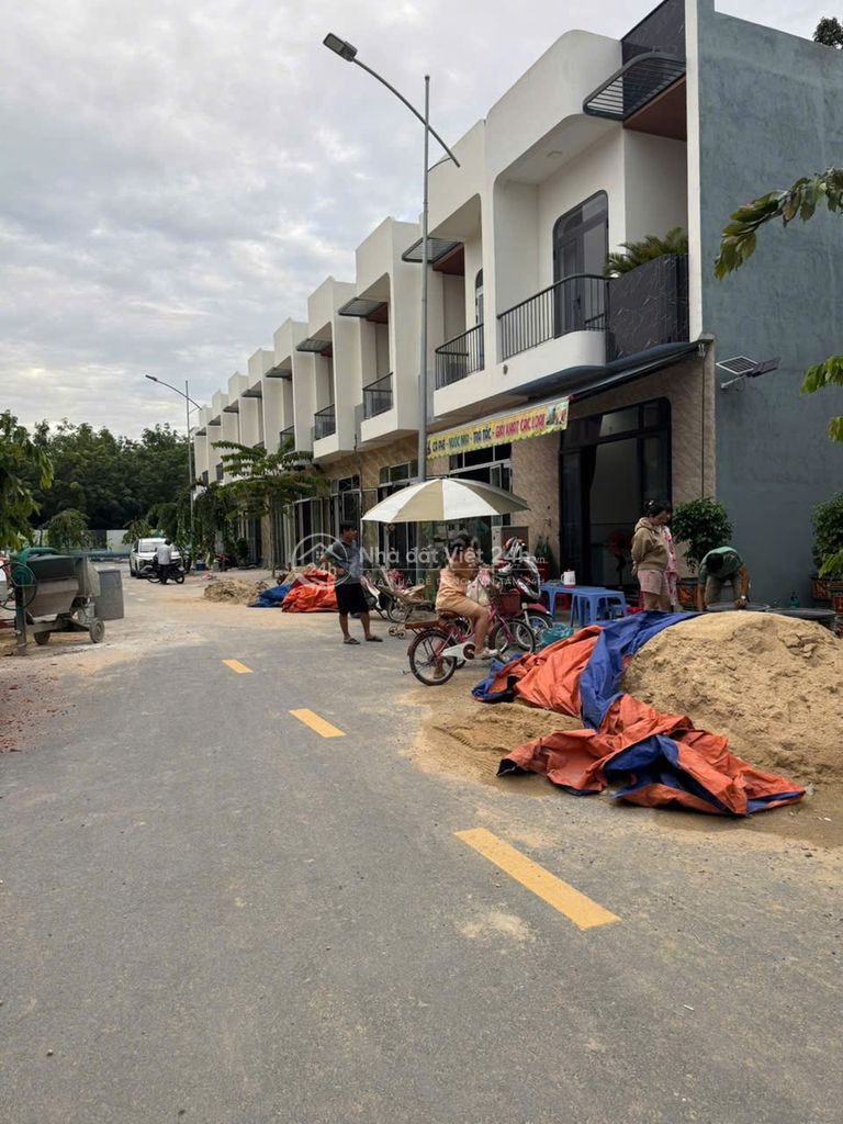 Bán nhà trong KDC điện âm ngay chợ Bà Tri, Tân Uyên chỉ 2ty5