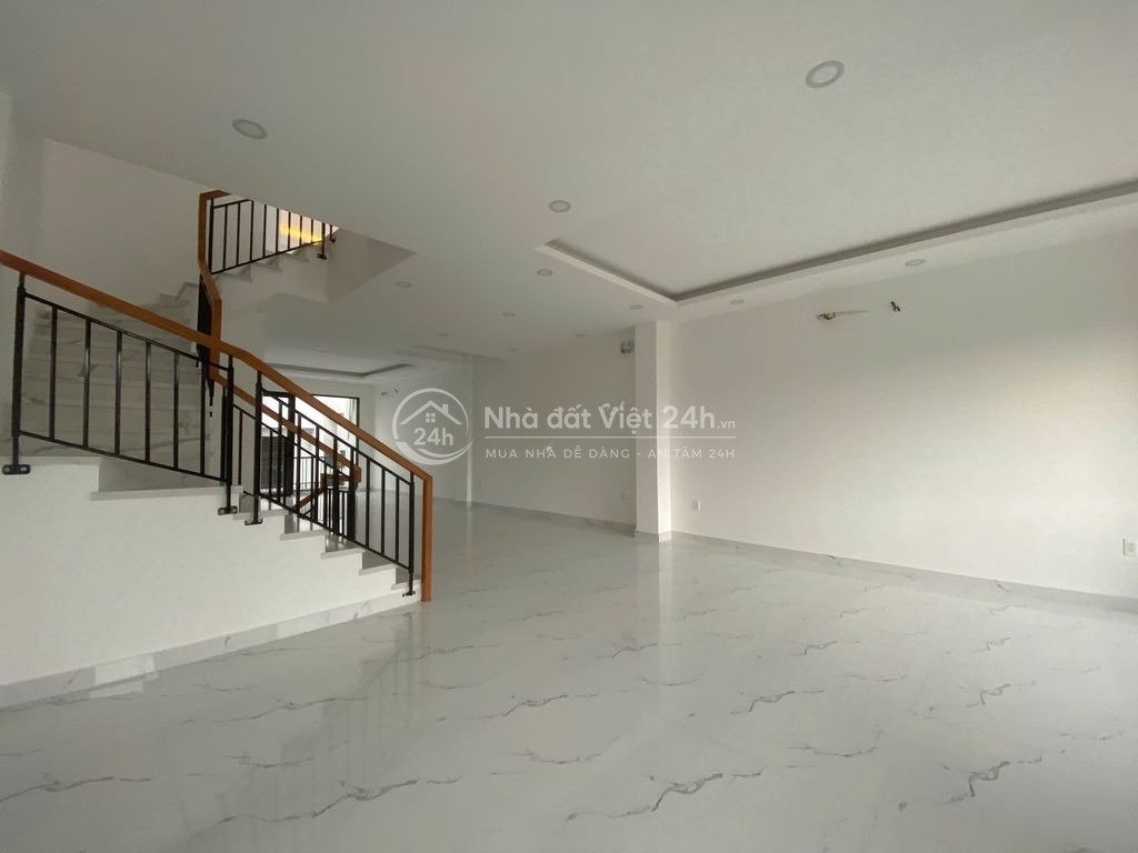 Chủ cần cho thuê nguyên tầng 1 căn Shophouse vị trí đẹp ngay phố đi bộ