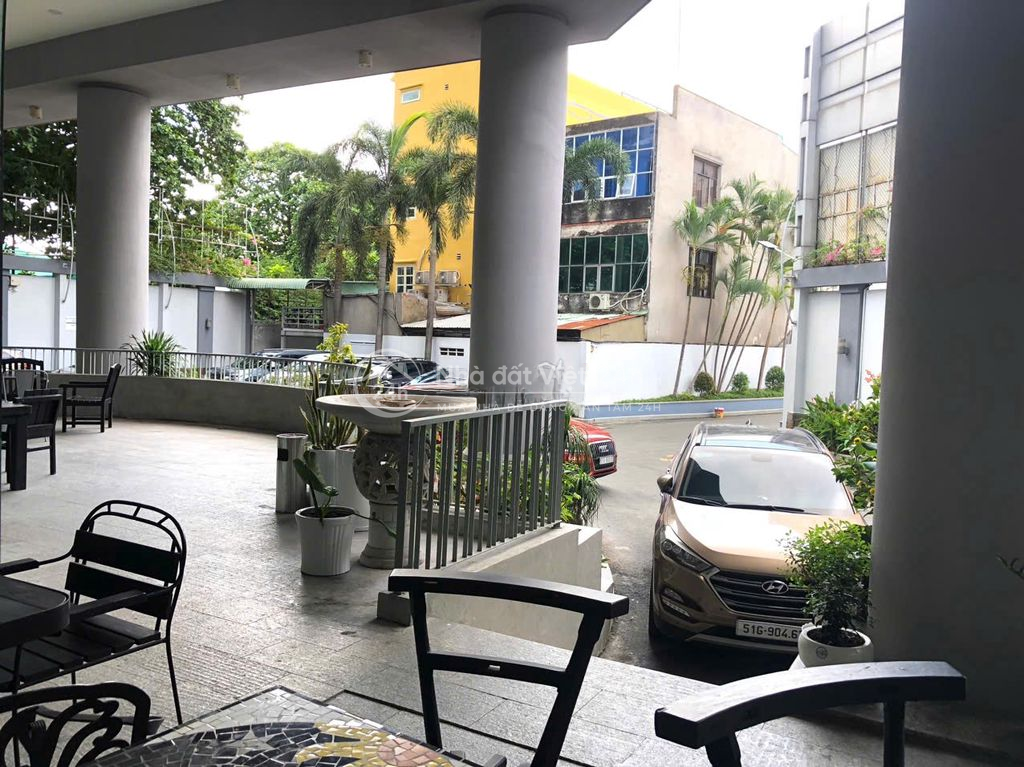 Cho thuê mặt bằng kinh doanh cà phê tại tầng trệt toà nhà
