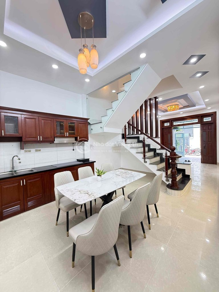 bán nhà 2 lầu 3pn 4wc hxh giá chỉ 4t980