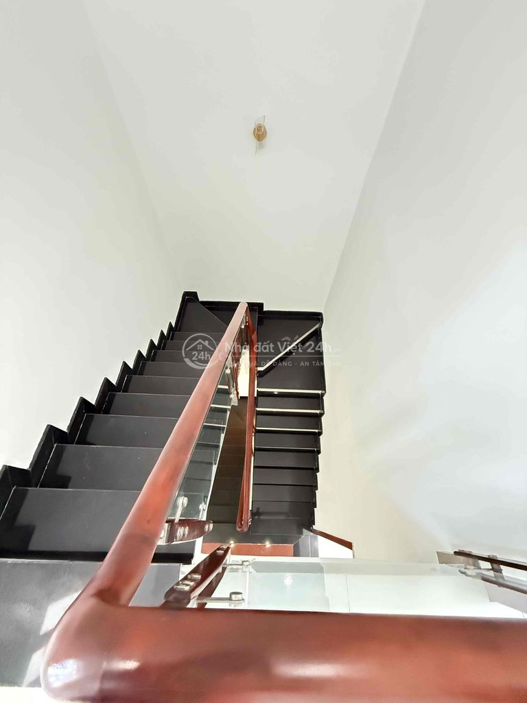 bán nhà 2 lầu 3pn 4wc hxh giá chỉ 4t980