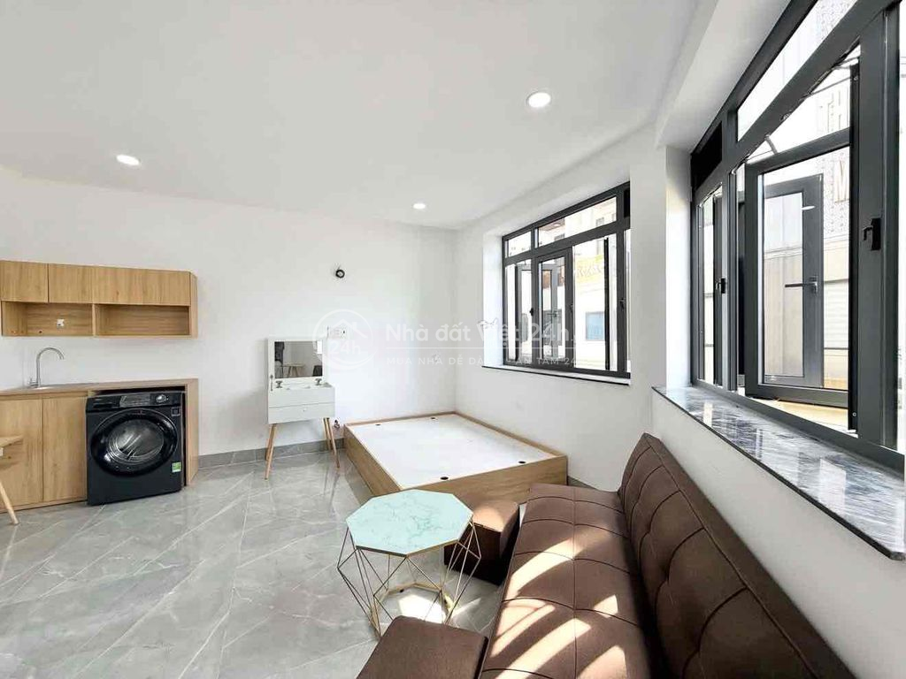 CĂN HỘ STUDIO RỘNG NHIỀU CỬA SỔ NGAY IUH