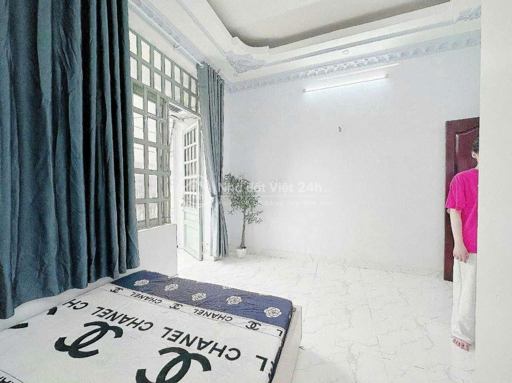 PHÒNG BAN CÔNG STUDIO TÁCH BẾP gần CV LÀNG HOA