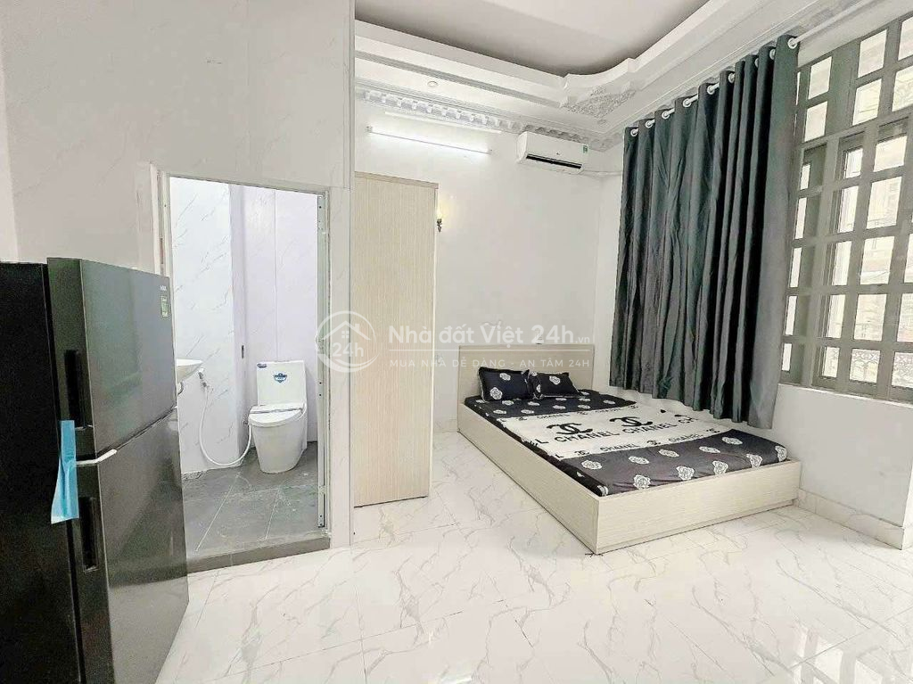 PHÒNG BAN CÔNG STUDIO TÁCH BẾP gần CV LÀNG HOA