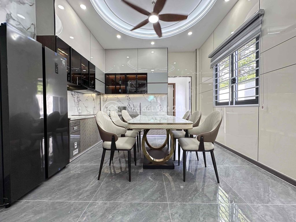 Nhà 2 lầu 2 mặt thoáng, 2 mặt tiền trước sau giáp công viên 4.8tỷ