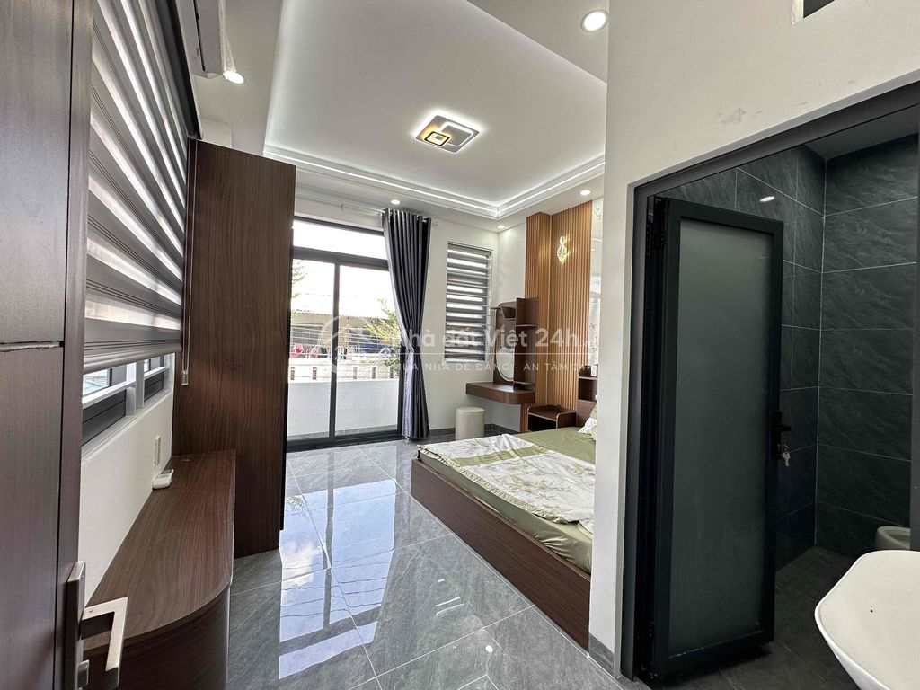 Nhà 2 lầu 2 mặt thoáng, 2 mặt tiền trước sau giáp công viên 4.8tỷ