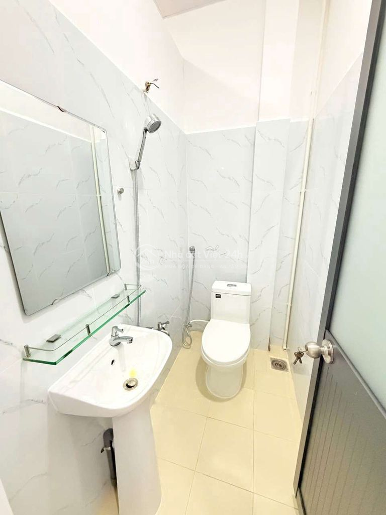 BÁN NHÀ NGAY CHỢ Tân BÌNH