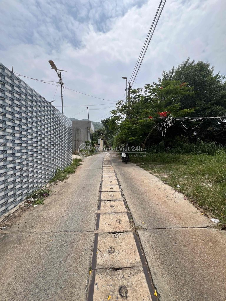 CHÍNH CHỦ GỬI BÁN 250m2 ĐẤT TRUNG TÂM SÁT BIỂN LONG HẢI GIÁ 4TY