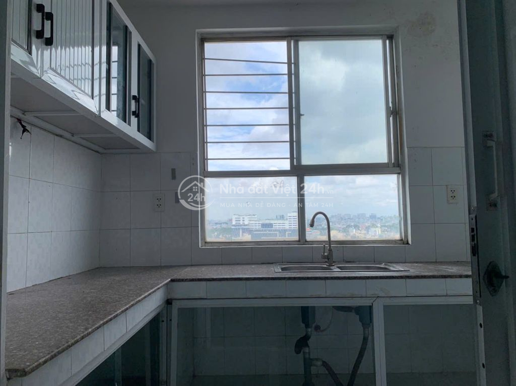 Bán gấp căn hộ Bàu Cát 2, Tân Bình, 50m2, 2PN, sổ hồng, lẦU 3.