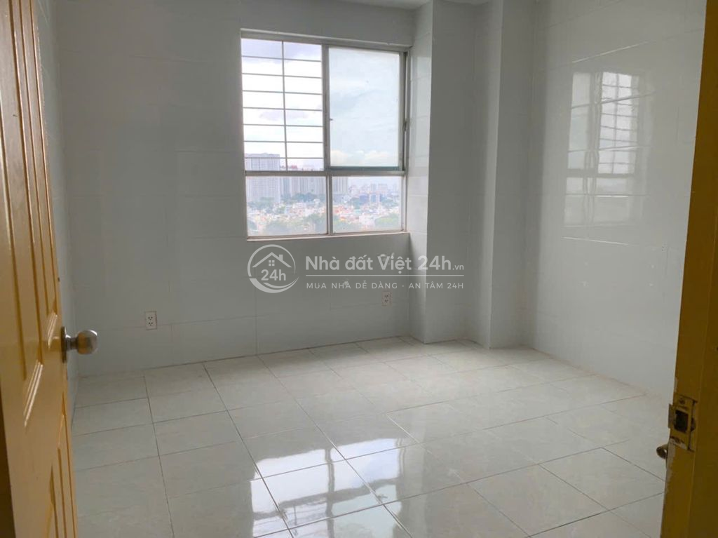 Bán gấp căn hộ Bàu Cát 2, Tân Bình, 50m2, 2PN, sổ hồng, lẦU 3.