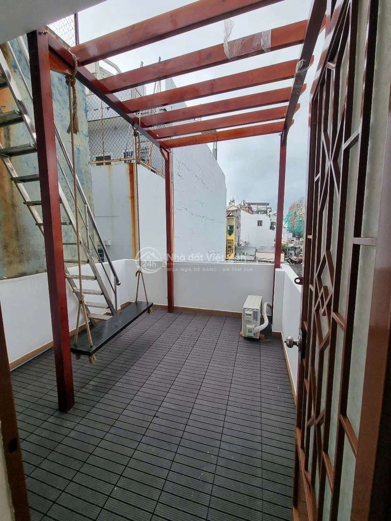 Gấp nhà chính chủ mặt tiền nhựa giá tốt 5 tầng