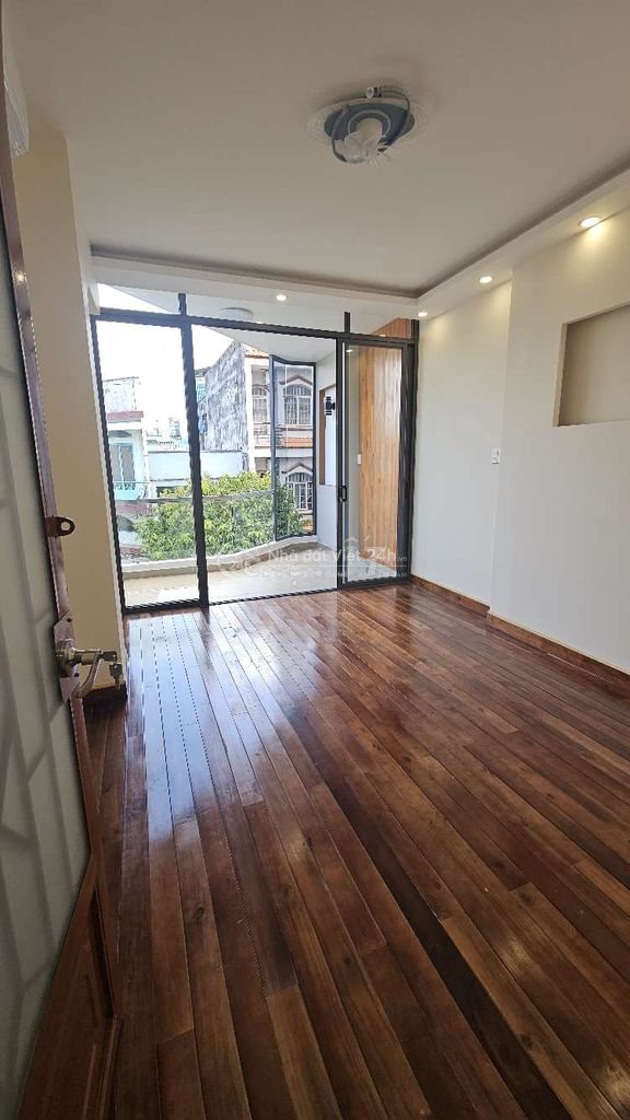 Gấp nhà chính chủ mặt tiền nhựa giá tốt 5 tầng