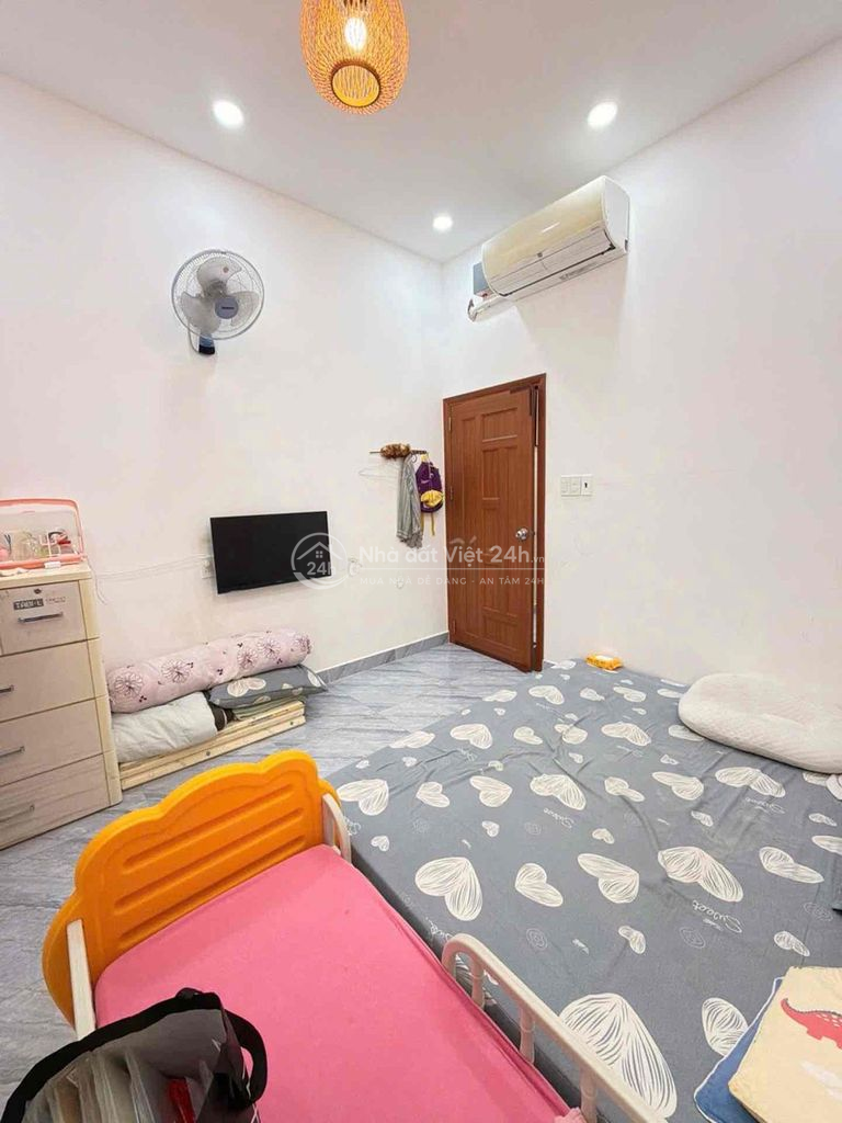 BÁN NHÀ TÂN BÌNH PHAN HUY ÍCH 34M2 HXH SÁT NHÀ GẦN SÂN BAY 4 tỷ nhỉnh