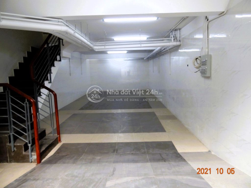 Cho thuê nhà mặt tiền kinh doanh 1 hầm 3 tầng phường Bình Thọ